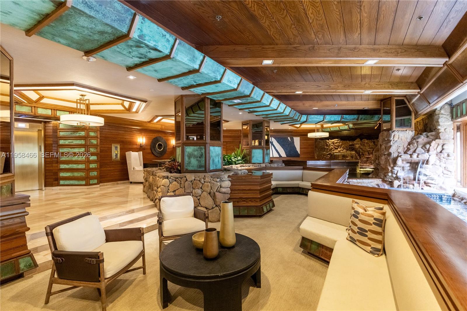 TOWERS OF QUAYSIDE CONDO - Residential