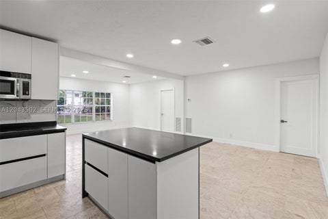 Tiny photo for 1521 NE 5th Ter, Fort Lauderdale, FL 33304 (MLS # A12043502)