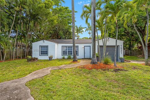 Photo of 1521 NE 5th Ter, Fort Lauderdale, FL 33304 (MLS # A12043502)