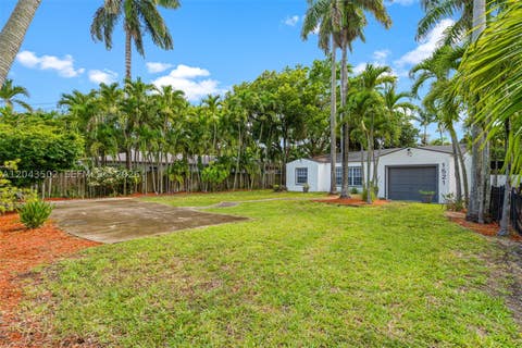 Tiny photo for 1521 NE 5th Ter, Fort Lauderdale, FL 33304 (MLS # A12043502)