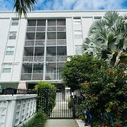 FOSTER & SANCHEZ TR REMAIN - Residential Lease