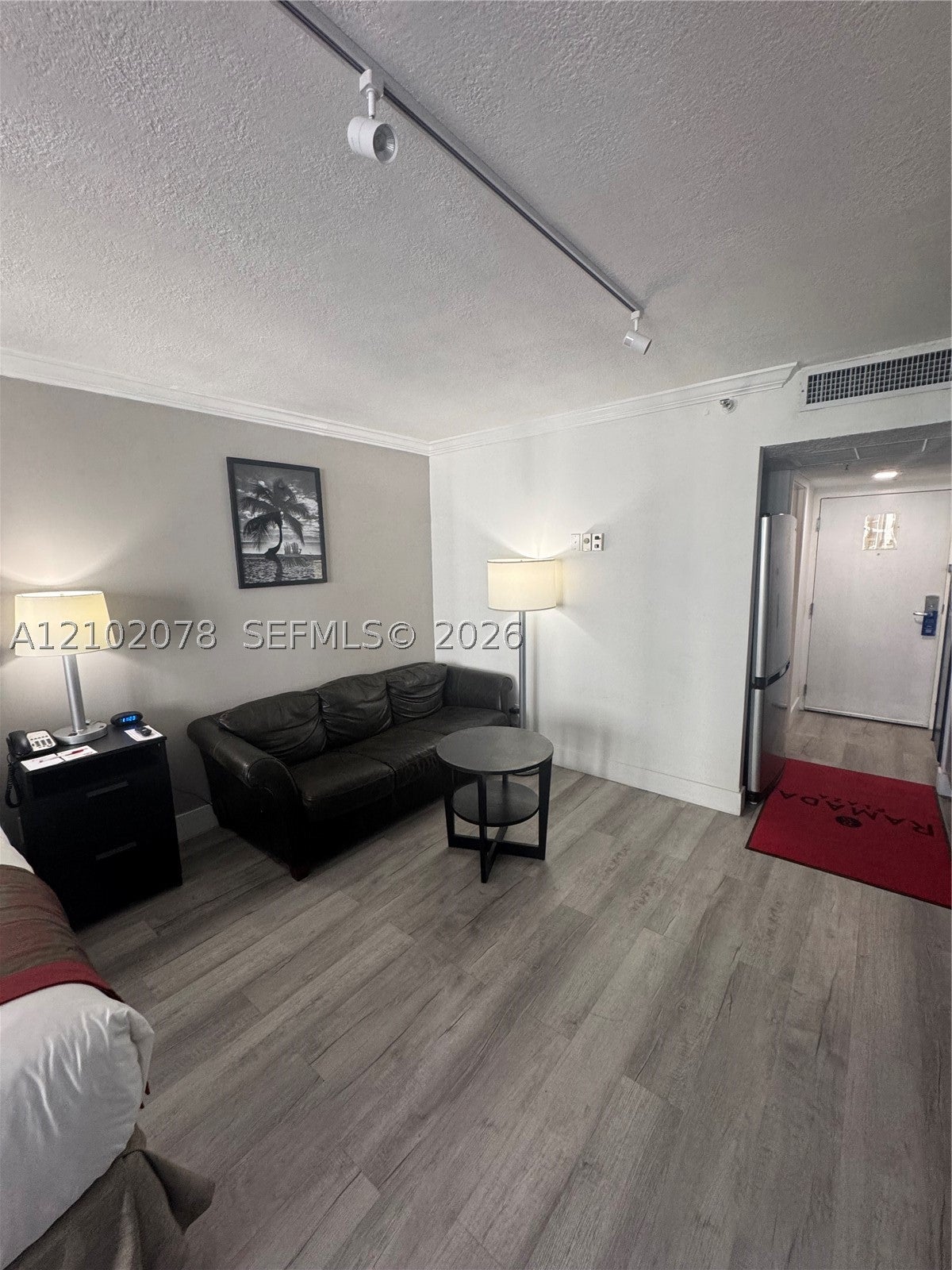 19201 Collins Ave 918