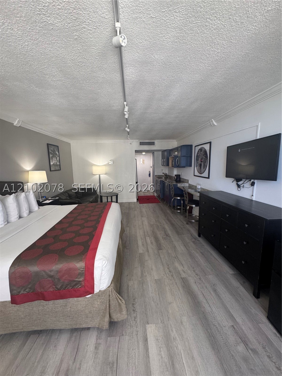 19201 Collins Ave 918