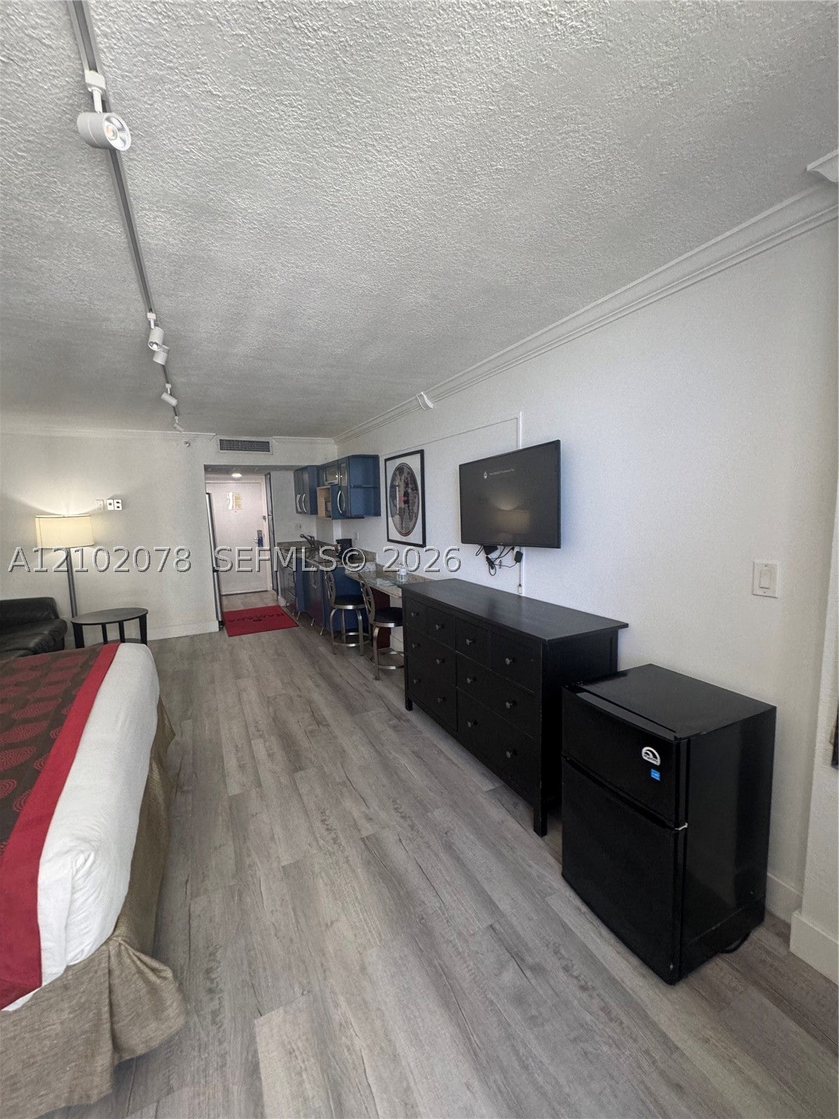 19201 Collins Ave 918