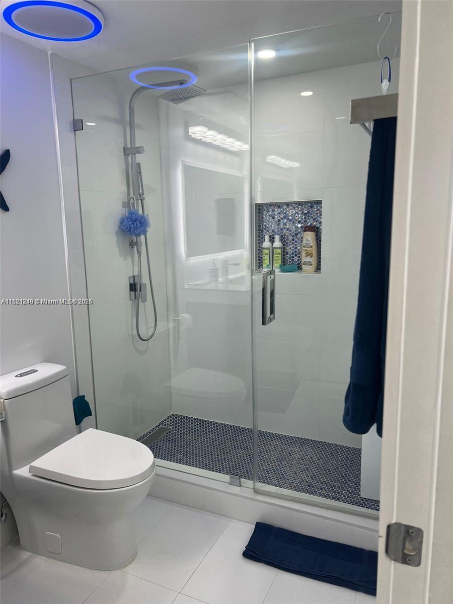 LA PERLA CONDO - Residential Lease