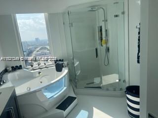 LA PERLA CONDO - Residential Lease