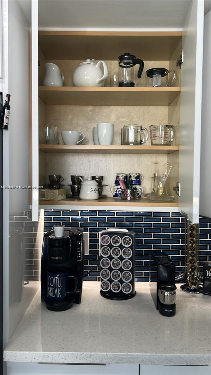 LA PERLA CONDO - Residential Lease