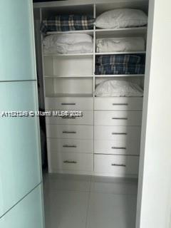 LA PERLA CONDO - Residential Lease