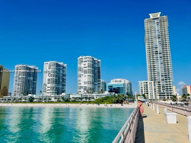 LA PERLA CONDO - Residential Lease