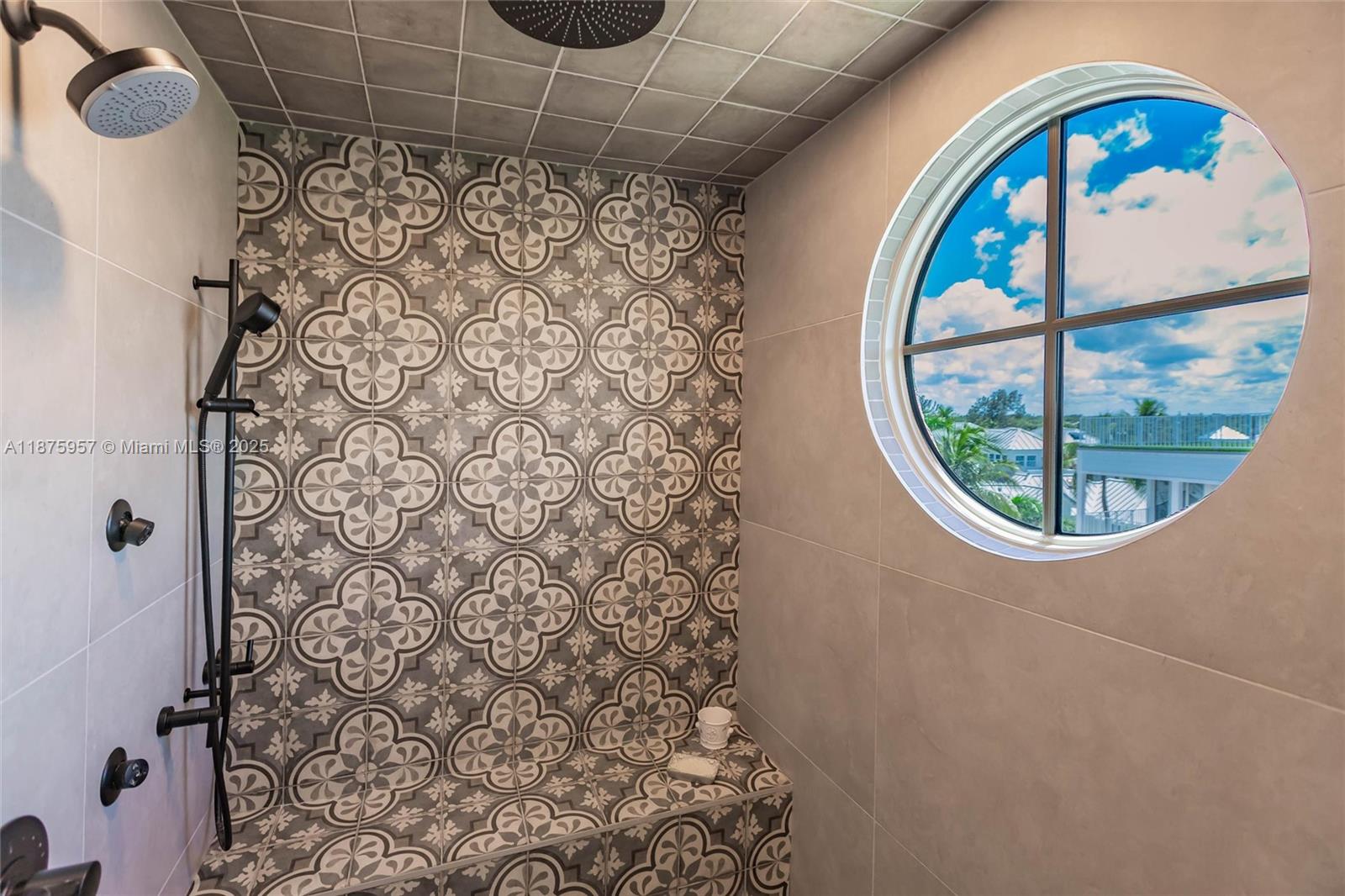 JUPITER KEY 2 - Residential