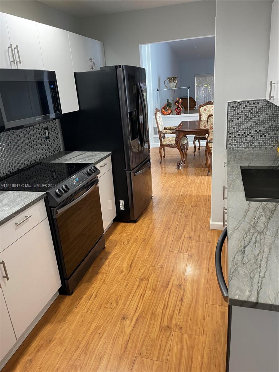 nice unit with gated entry. close to freeways.