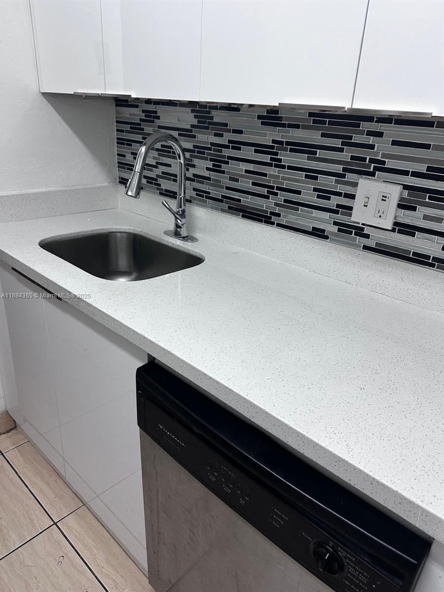 LAKEWOOD VILLAGE - Residential Lease