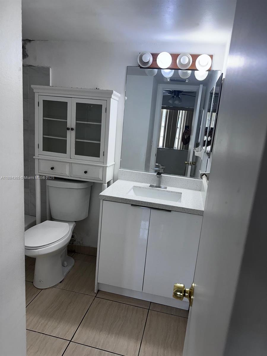 LAKEWOOD VILLAGE - Residential Lease