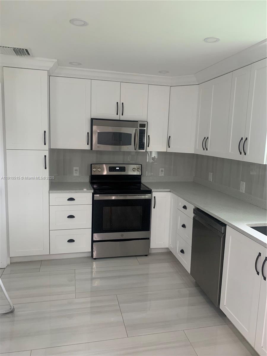 NORTH LAUDERDALE VILLAGE - Residential