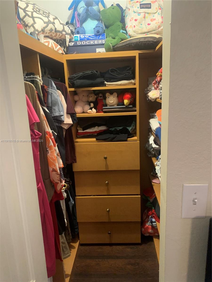 NORTH LAUDERDALE VILLAGE - Residential