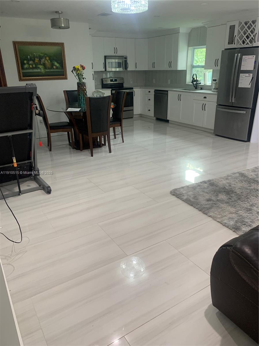 NORTH LAUDERDALE VILLAGE - Residential