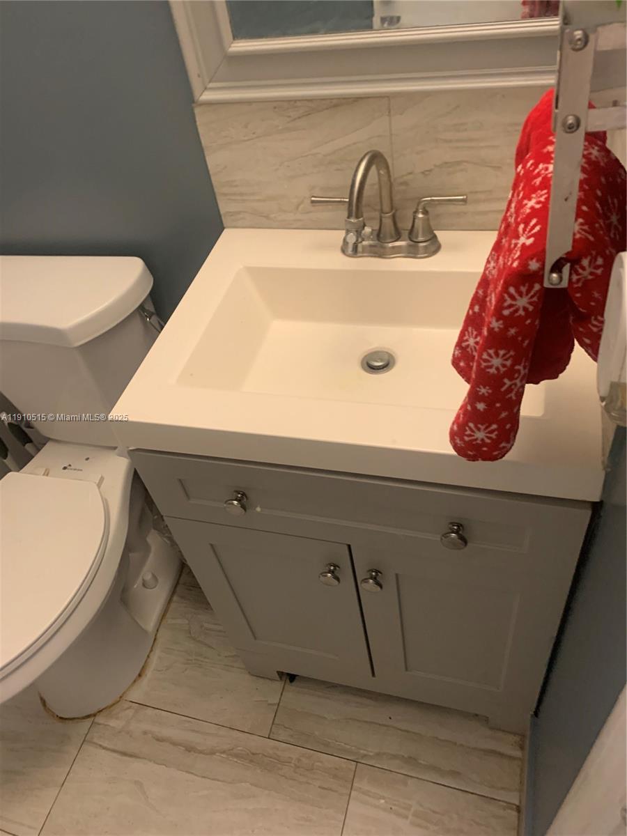 NORTH LAUDERDALE VILLAGE - Residential