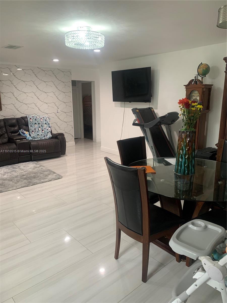 NORTH LAUDERDALE VILLAGE - Residential