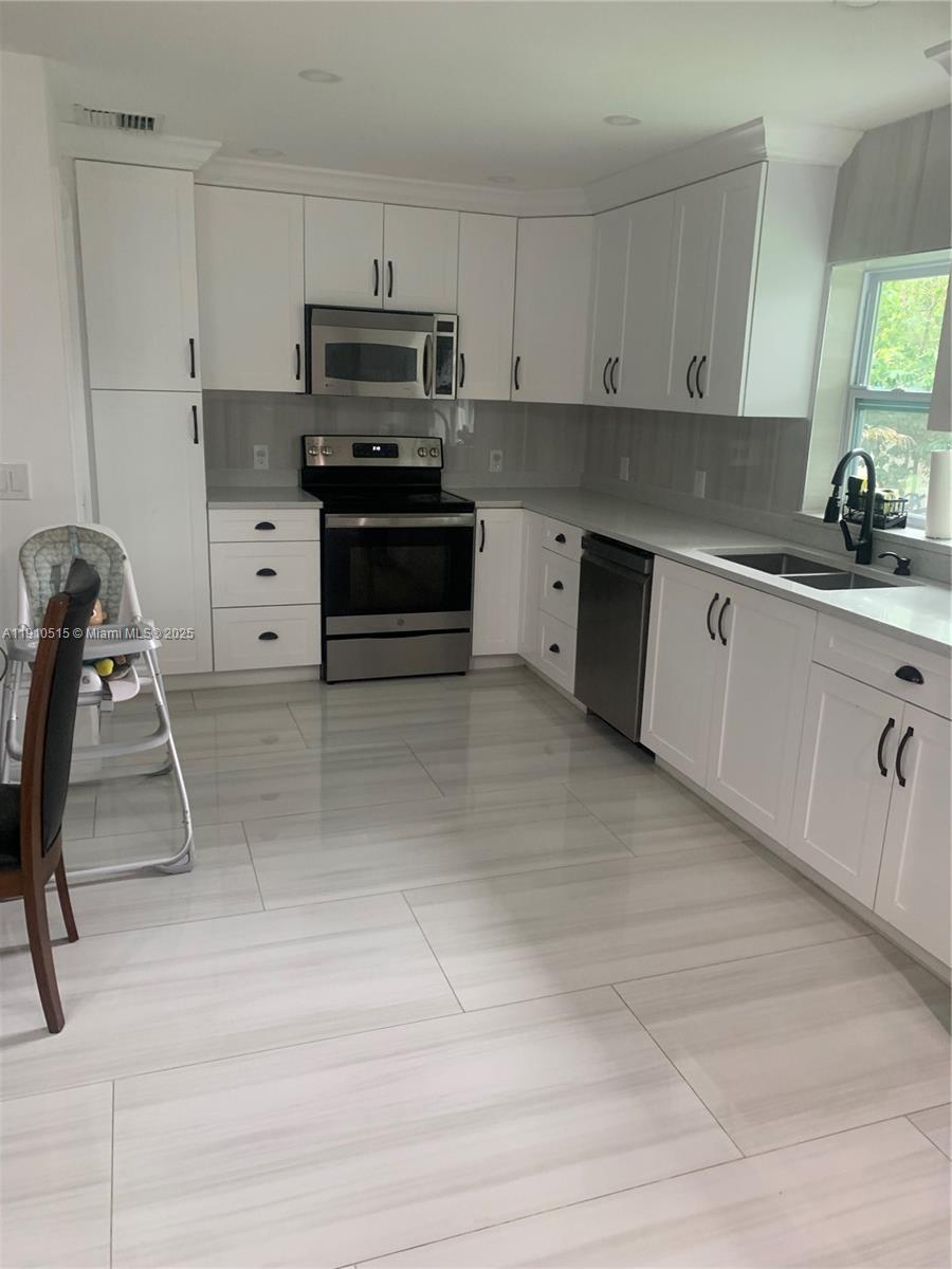 NORTH LAUDERDALE VILLAGE - Residential