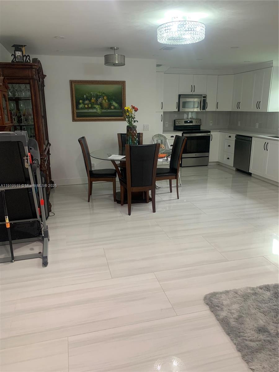 NORTH LAUDERDALE VILLAGE - Residential