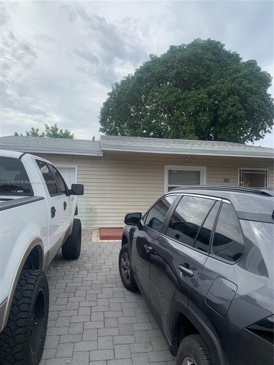 NORTH LAUDERDALE VILLAGE - Residential