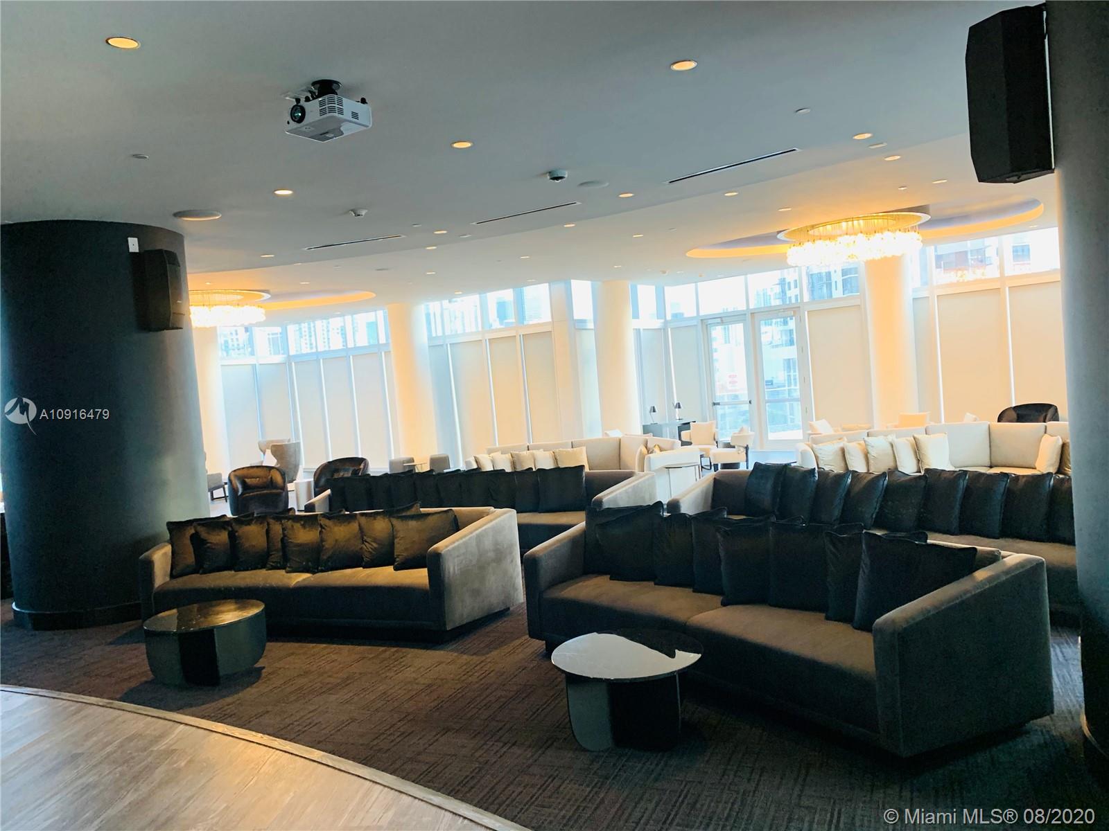 PARAMOUNT MIAMI WORLDCENT - Residential Lease