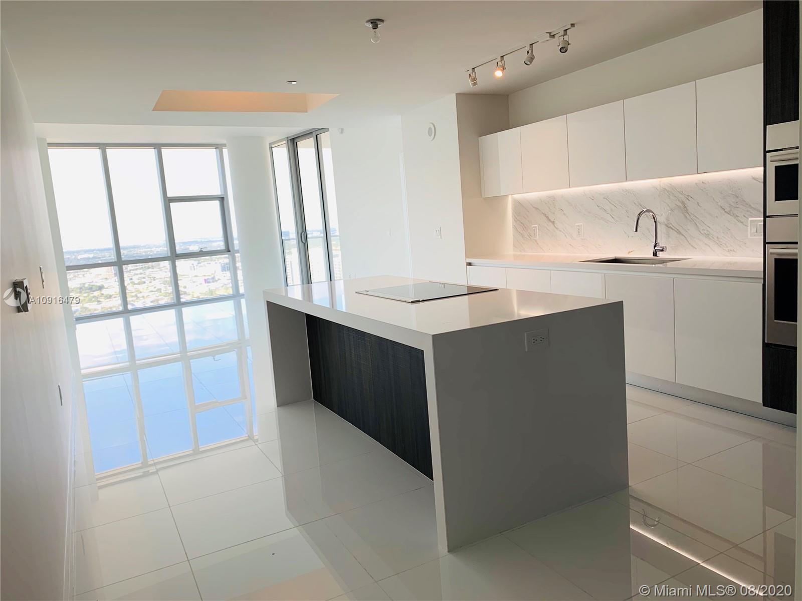 PARAMOUNT MIAMI WORLDCENT - Residential Lease