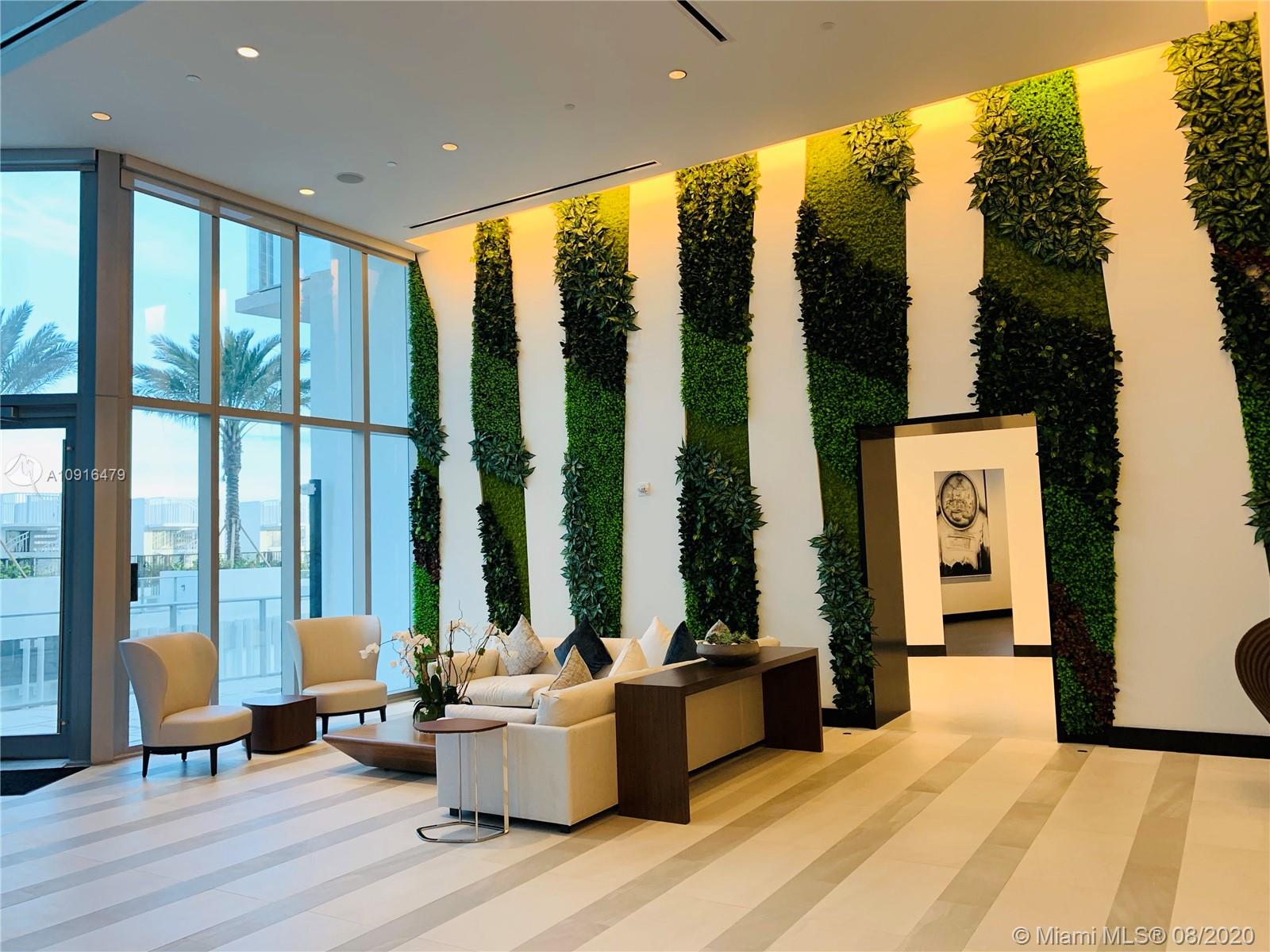 PARAMOUNT MIAMI WORLDCENT - Residential Lease