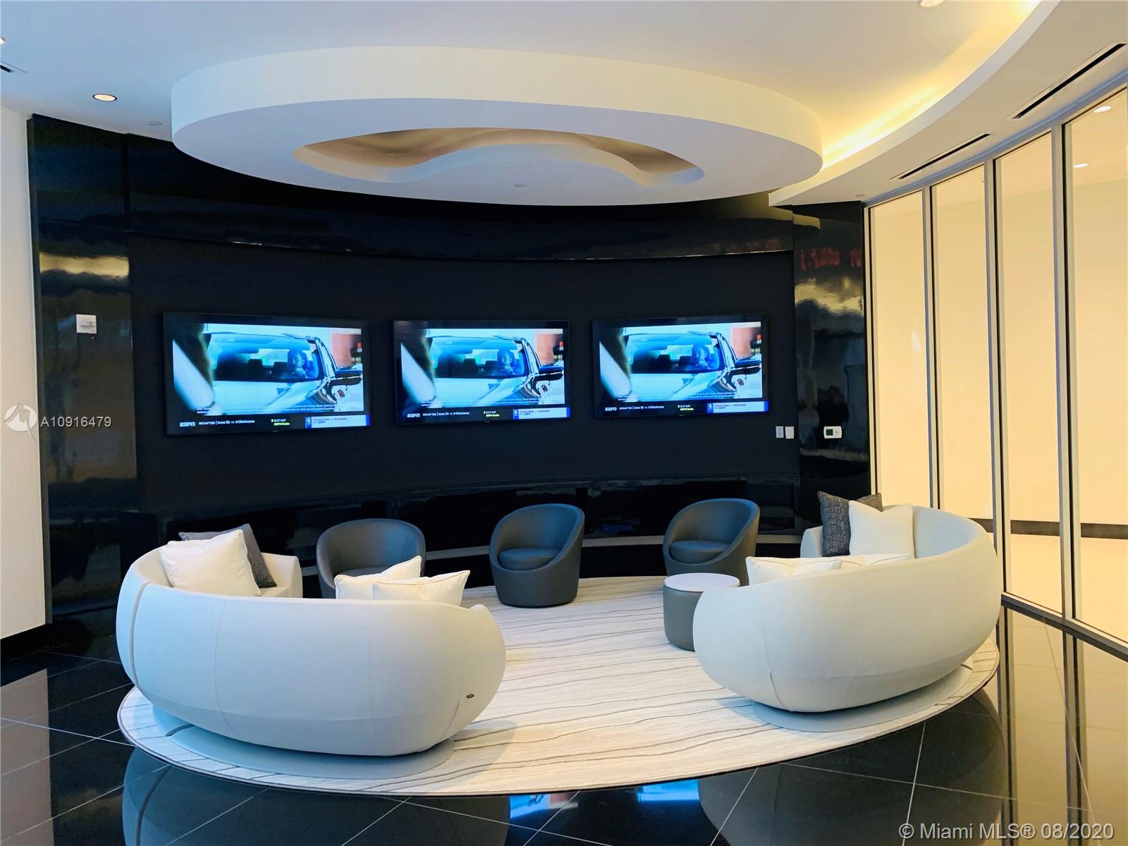 PARAMOUNT MIAMI WORLDCENT - Residential Lease