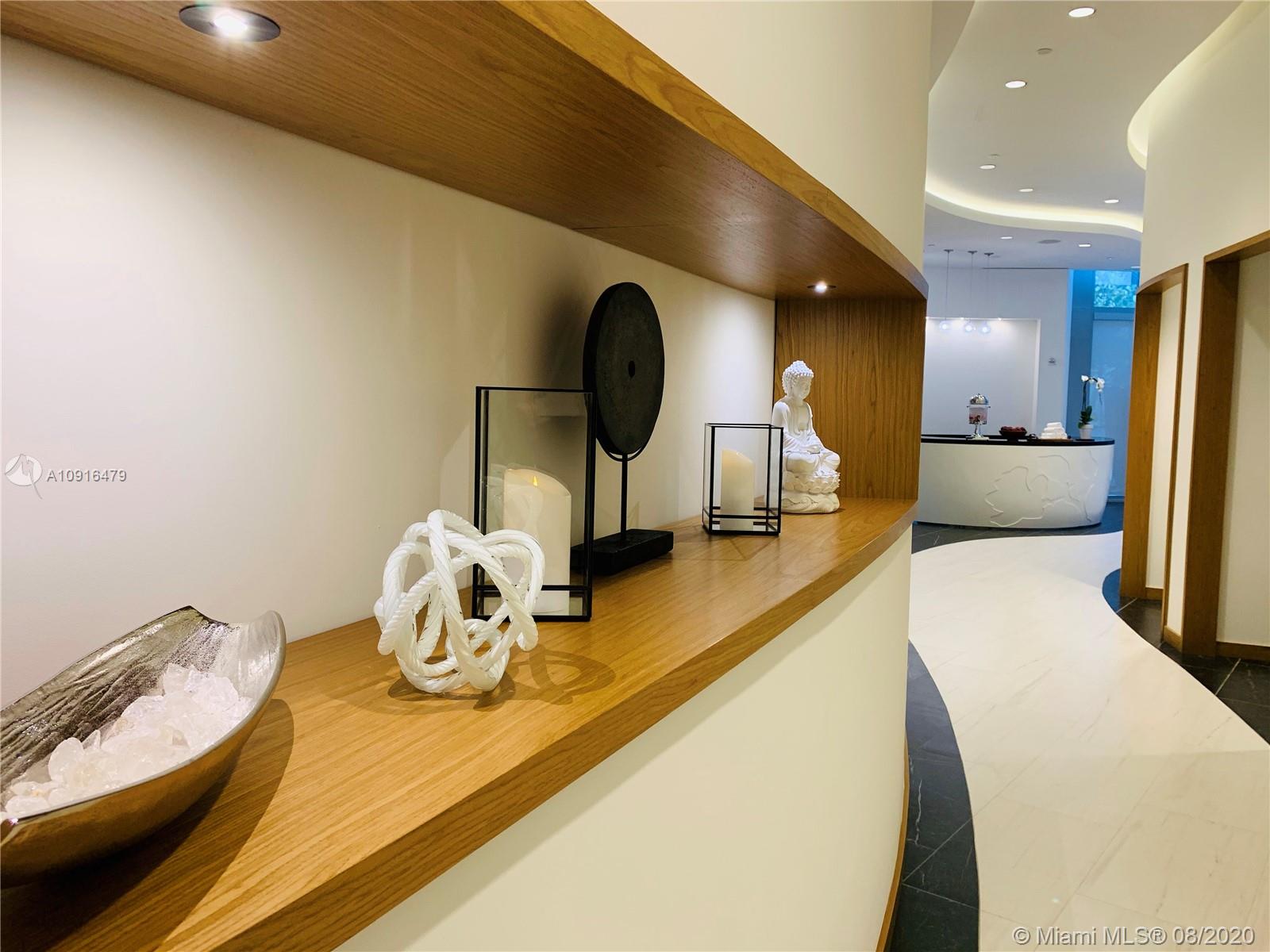 PARAMOUNT MIAMI WORLDCENT - Residential Lease