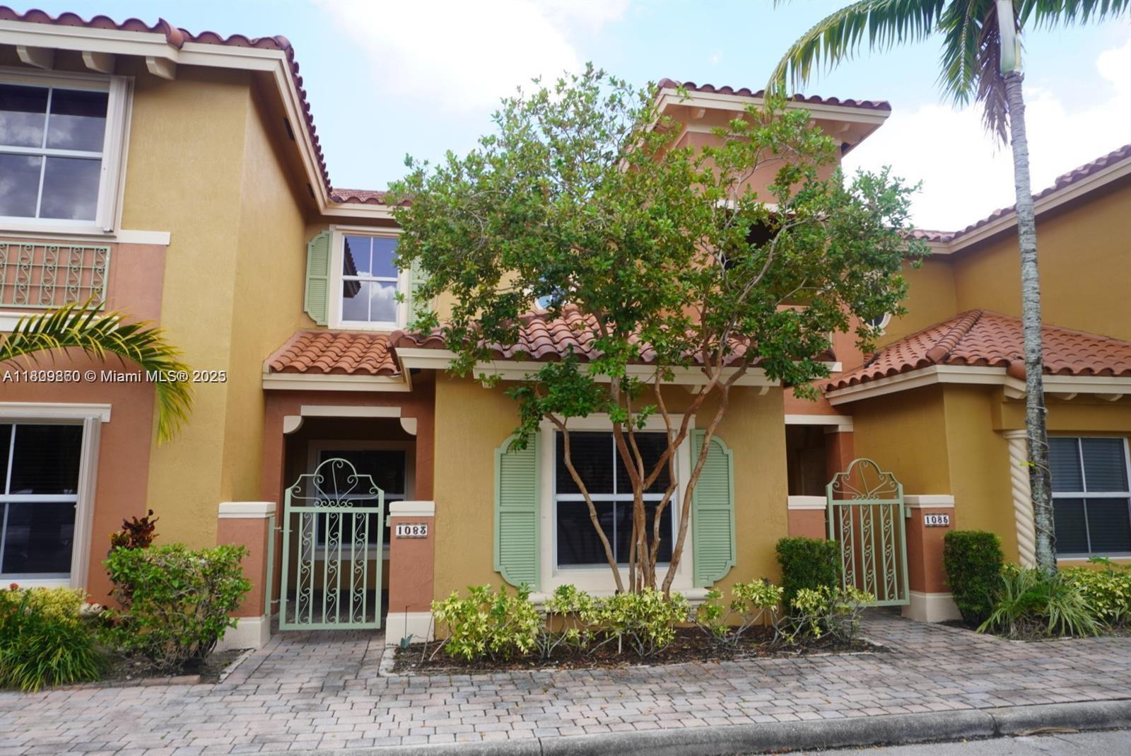 Property for Sale at 1083 Sw 143 Ave 1206, Pembroke Pines, Miami-Dade County, Florida - Bedrooms: 3 
Bathrooms: 3  - $490,000