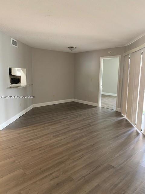 LAKESHORE CONDO #5 - Residential