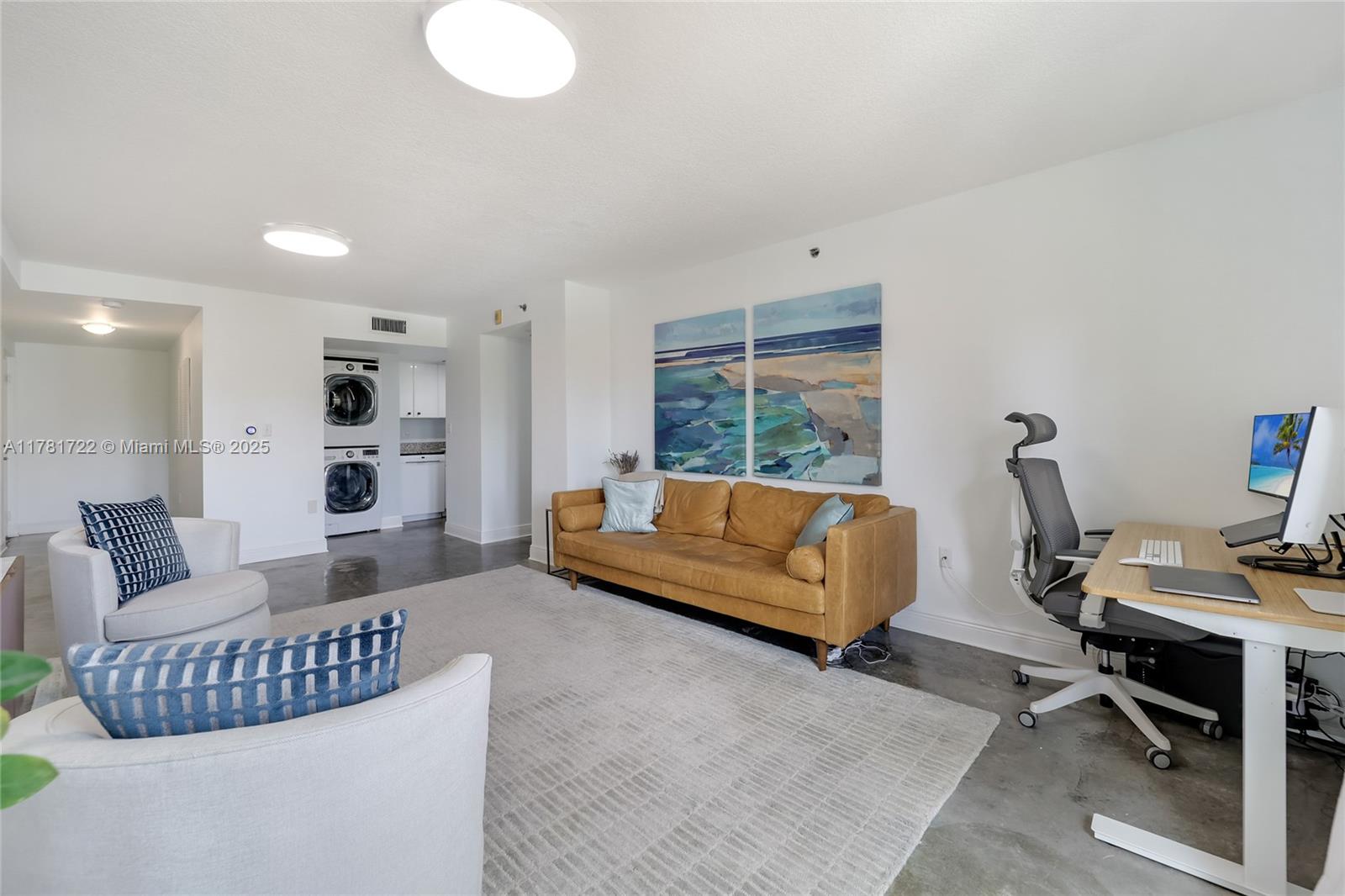227 Michigan Ave 406