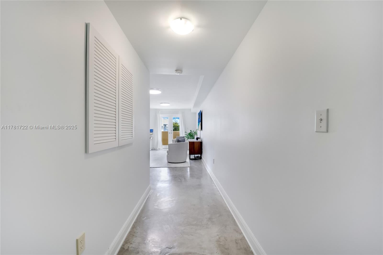 227 Michigan Ave 406