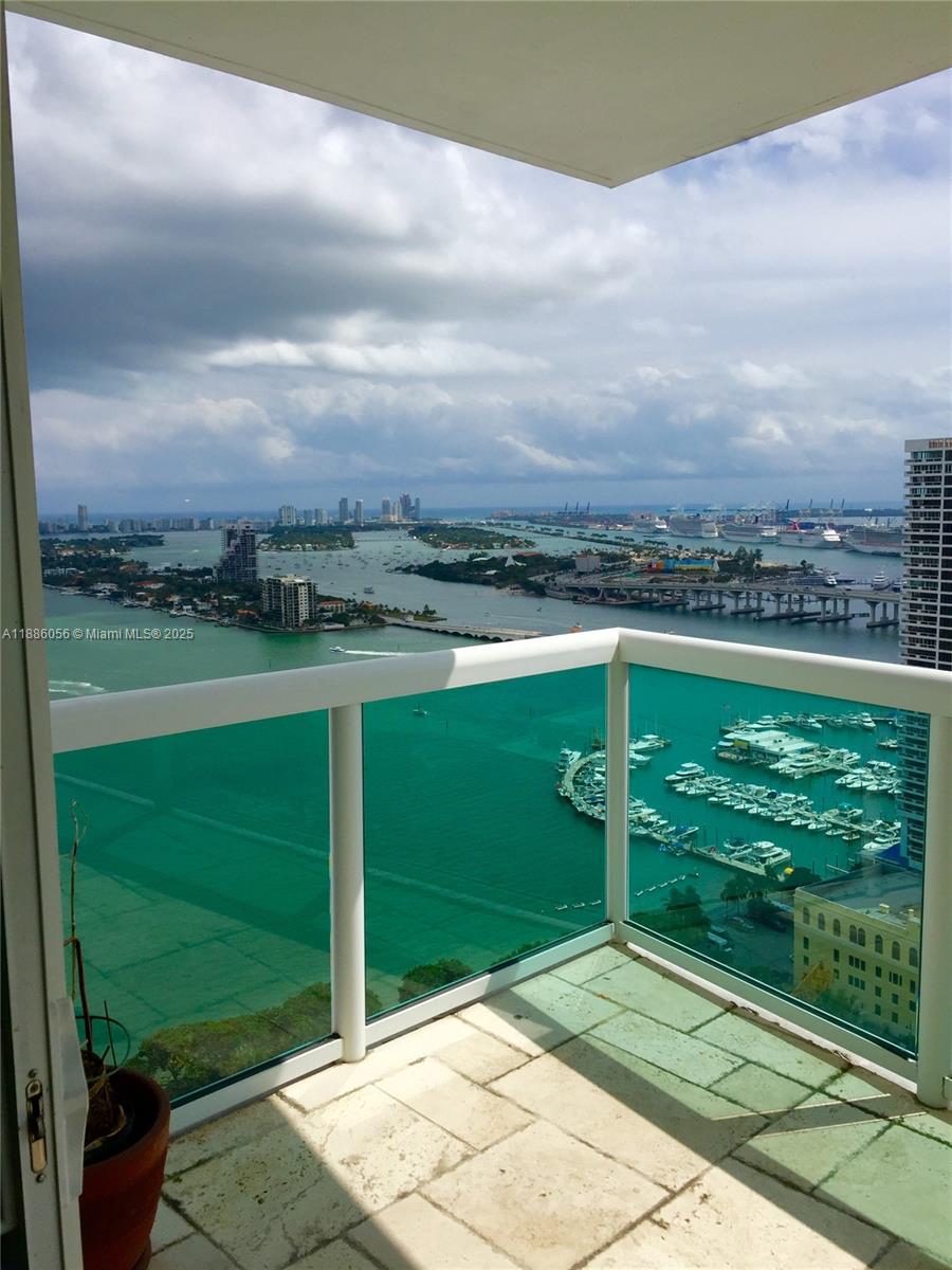 1800 N BAYSHORE DR 1715