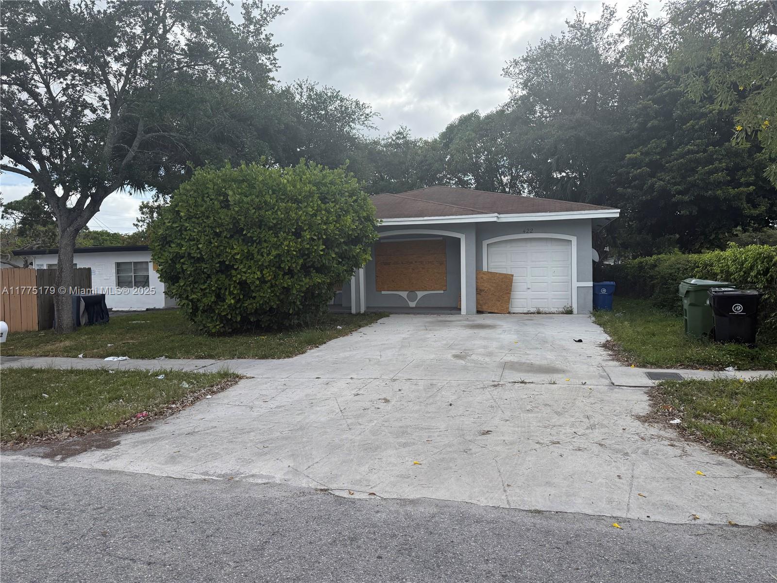 Property for Sale at 422 Nw 15th Ter, Fort Lauderdale, Broward County, Florida - Bedrooms: 4 
Bathrooms: 2  - $399,000