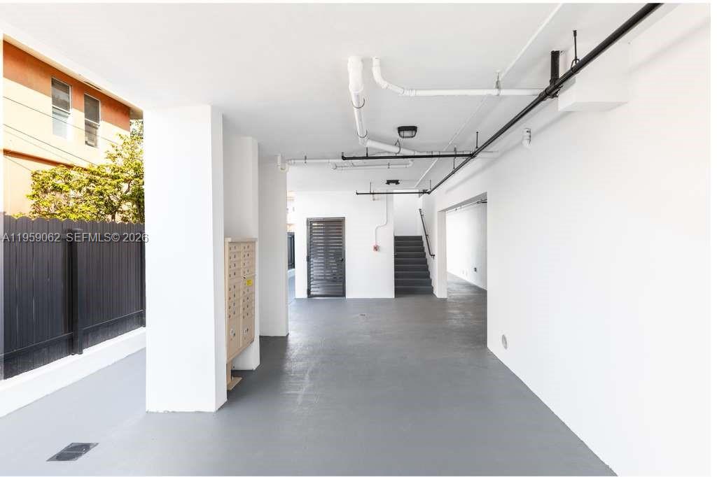 LAWRENCE ESTATE LAND CO - Residential Lease