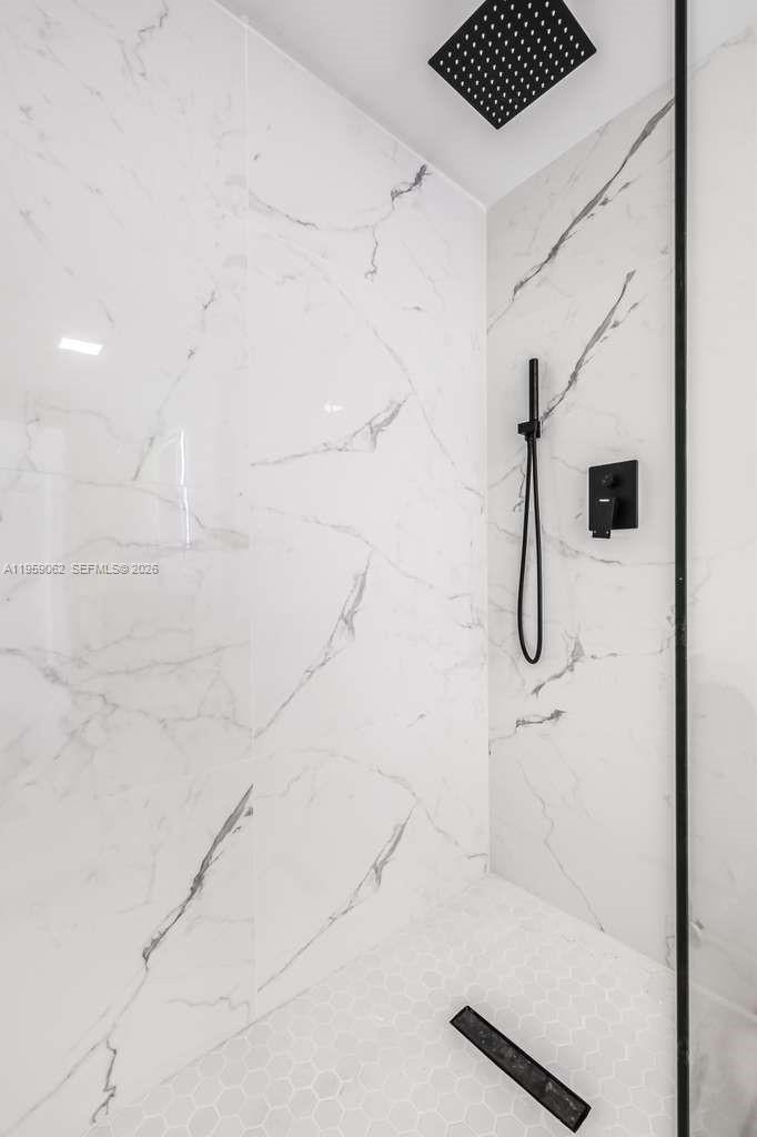 LAWRENCE ESTATE LAND CO - Residential Lease