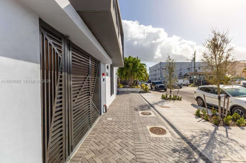 LAWRENCE ESTATE LAND CO - Residential Lease