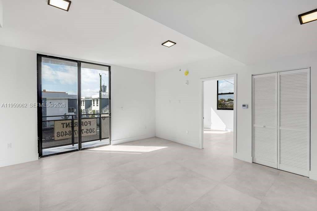 LAWRENCE ESTATE LAND CO - Residential Lease