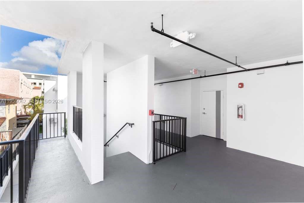 LAWRENCE ESTATE LAND CO - Residential Lease