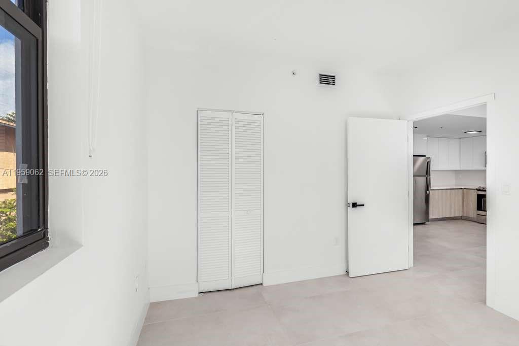 LAWRENCE ESTATE LAND CO - Residential Lease