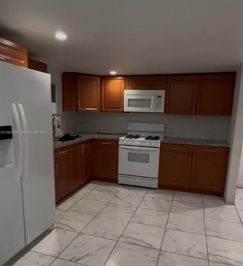 3121 NW 45th St Miami FL 33142