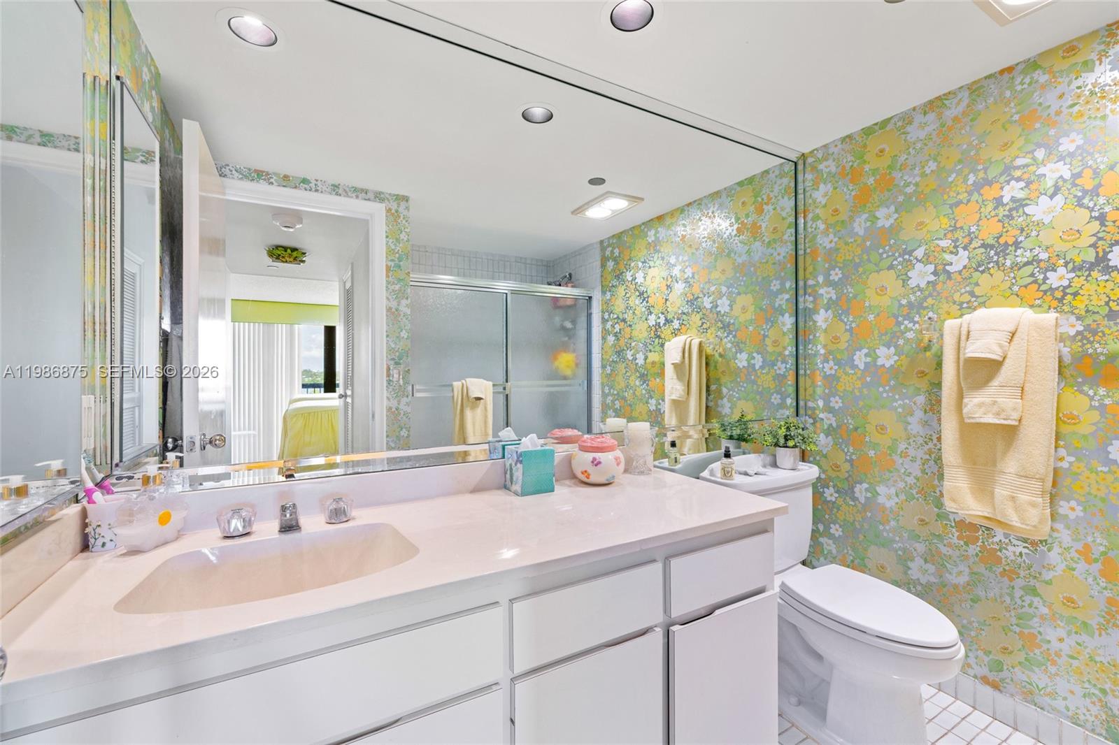 BEACH POINT CONDO - Residential