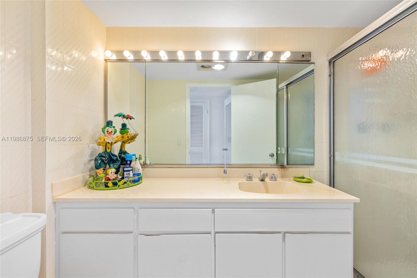 BEACH POINT CONDO - Residential