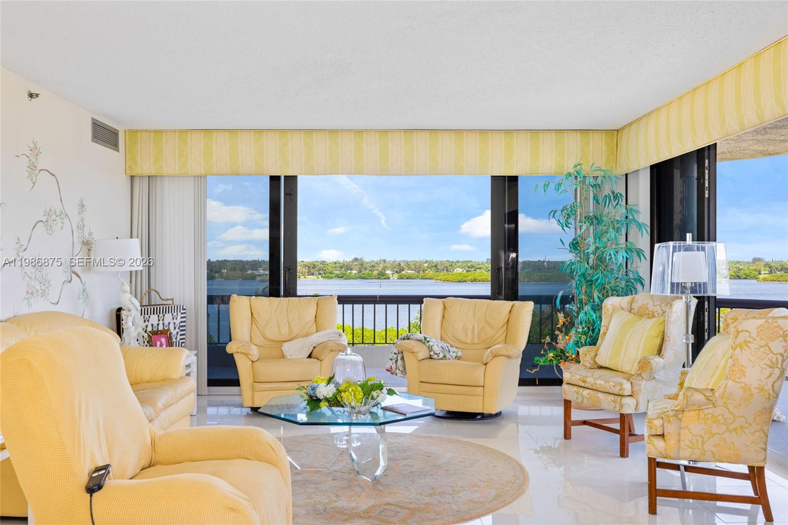 BEACH POINT CONDO - Residential