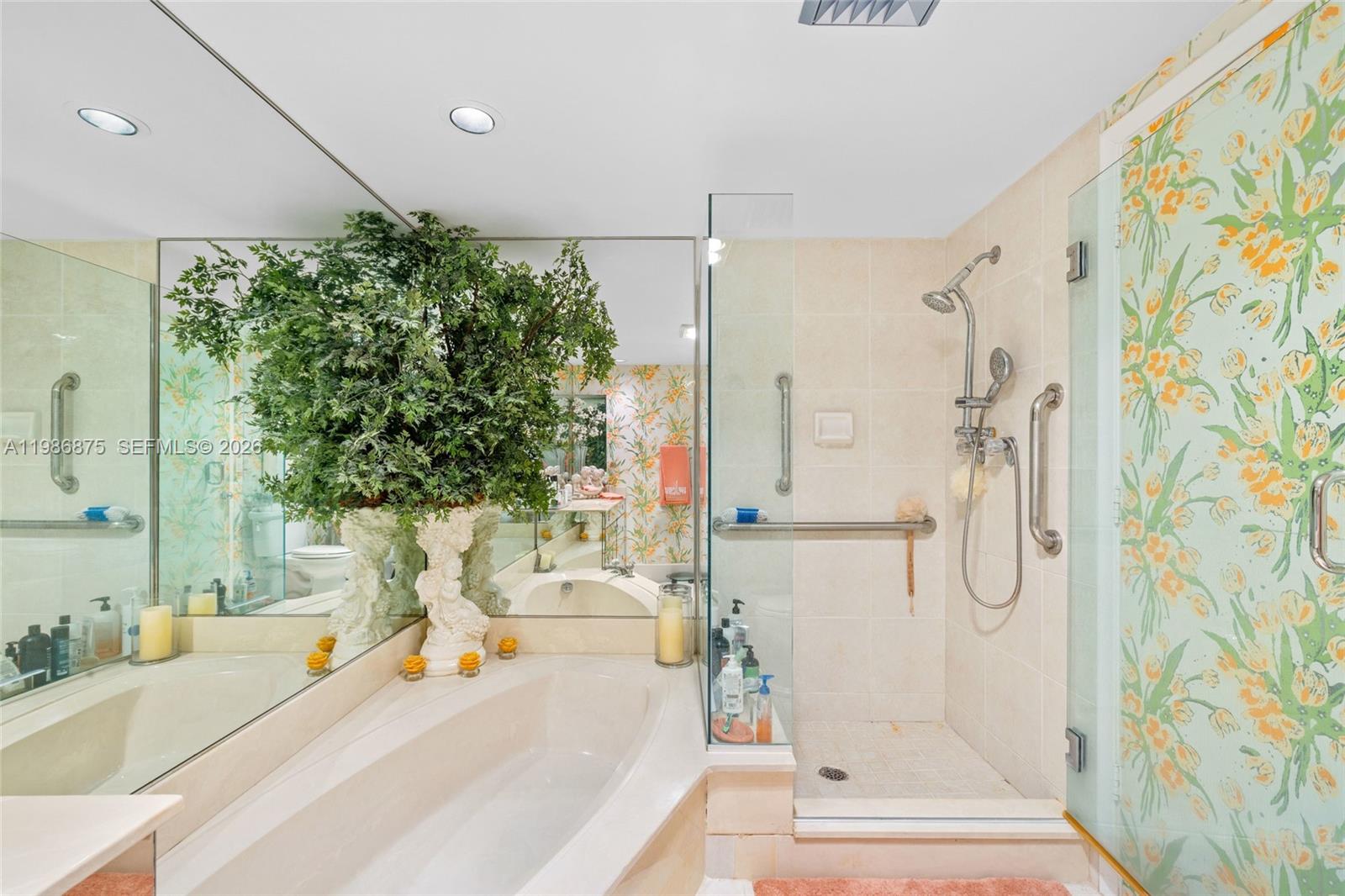 BEACH POINT CONDO - Residential