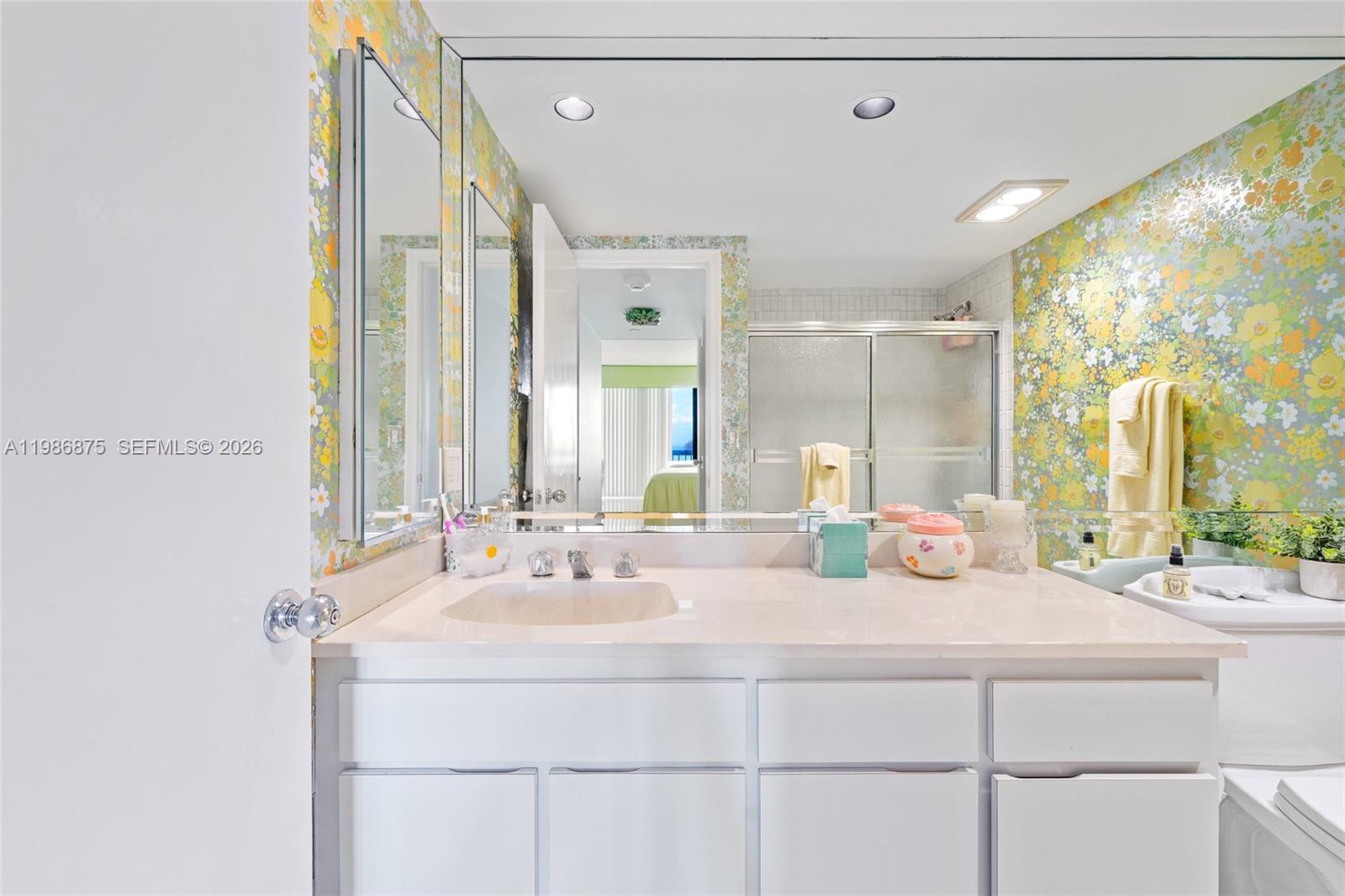 BEACH POINT CONDO - Residential