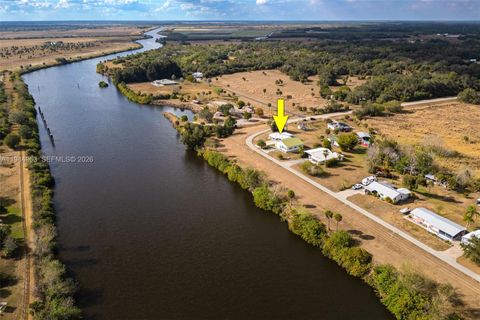 1053 SW Lock Ln Moore Haven FL 33471