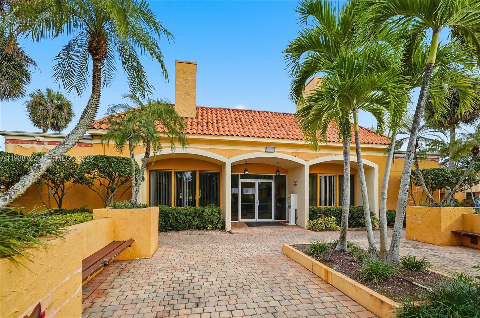 VENETIAN GARDENS AT COUNT - Residential